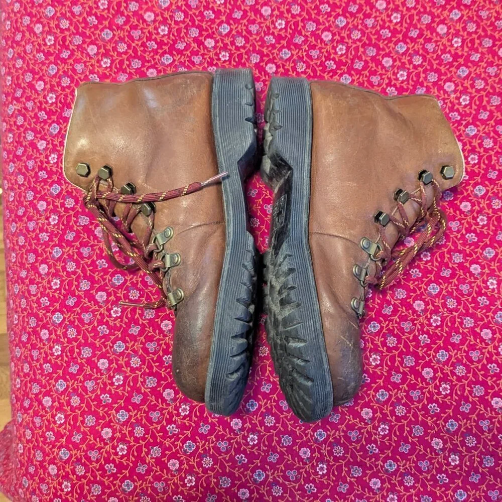 Vintage Dr. Martens 90s Y2K Holt Hiking Work Boots Air Wair Lace Up Chunky Ankle